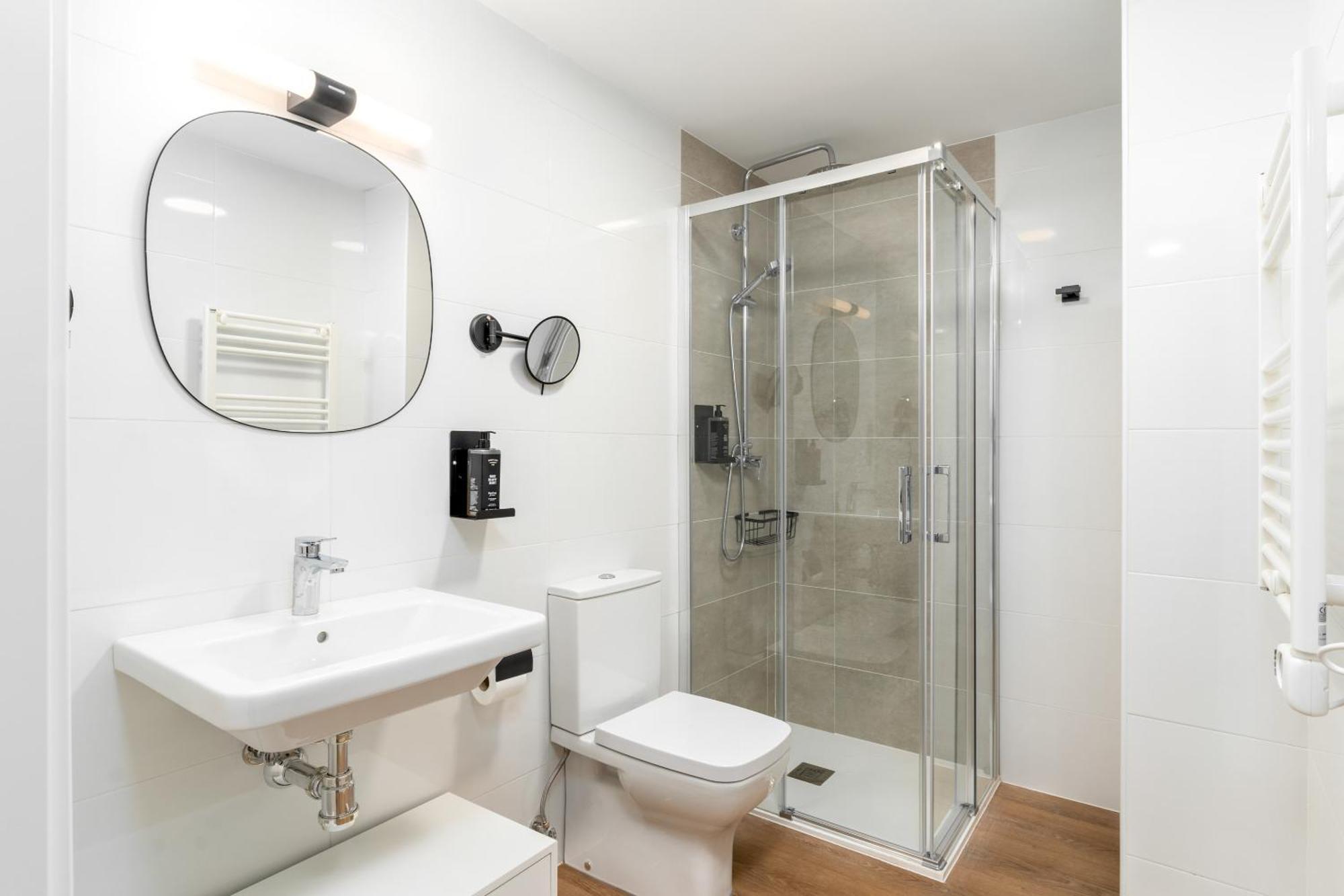 Limehome Oviedo Calle Postigo Bajo Δωμάτιο φωτογραφία
