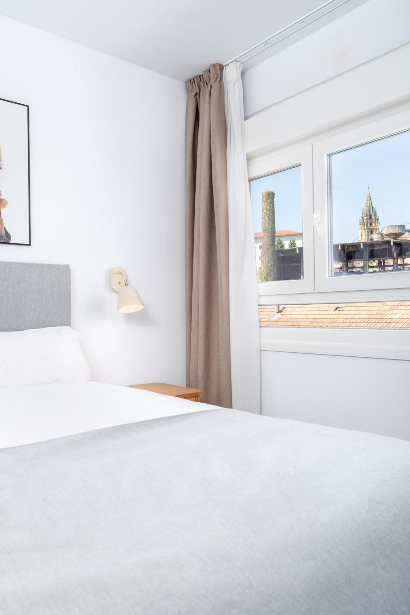 Limehome Oviedo Calle Postigo Bajo Δωμάτιο φωτογραφία